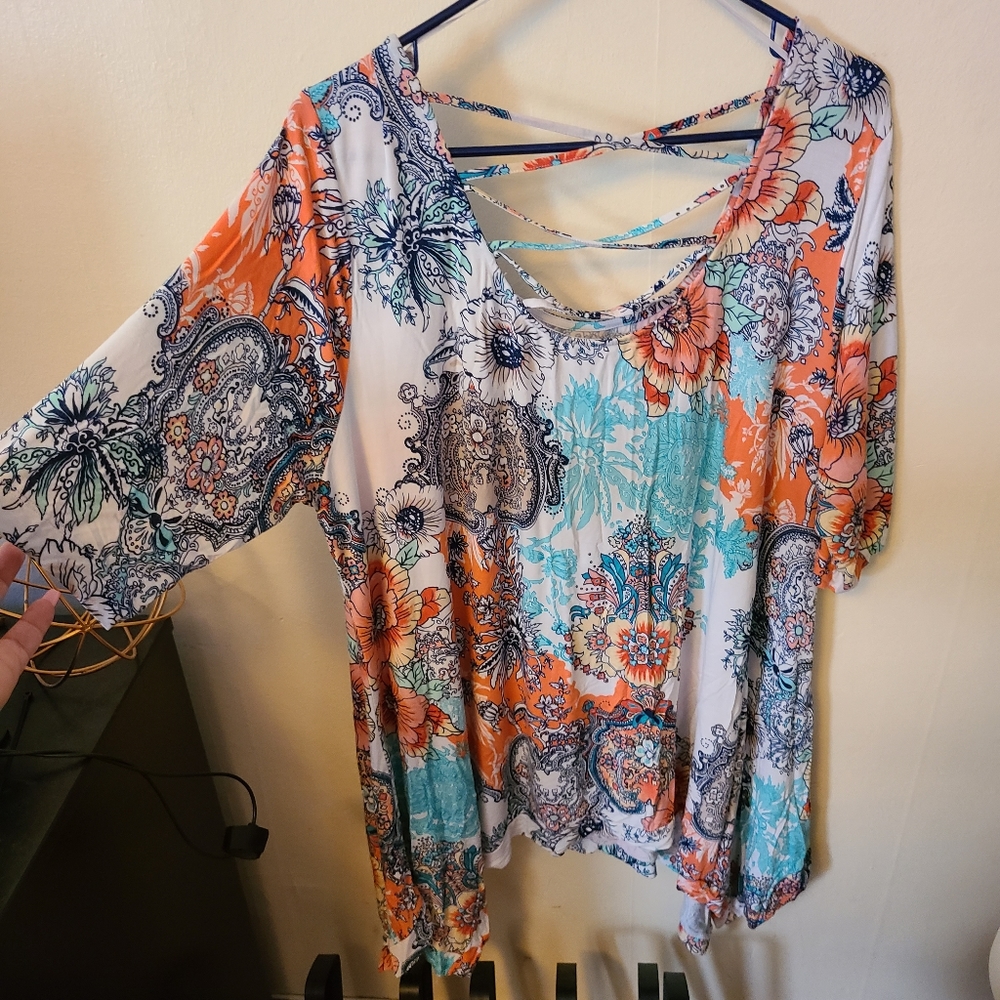 Chelsea & Theodore Floral Top 2X